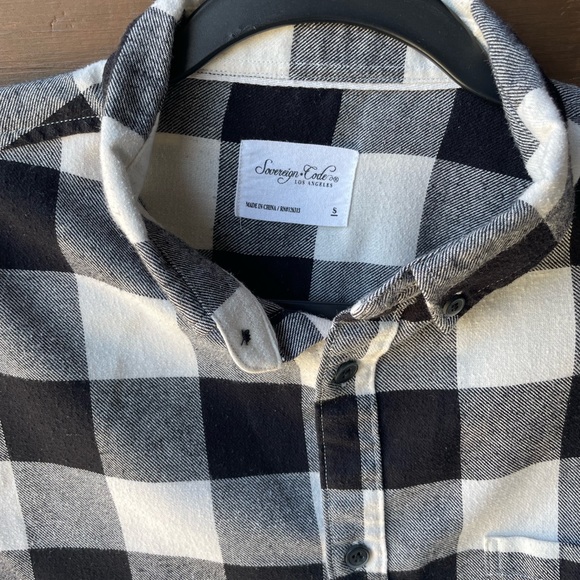buffalo plaid flannel Shirt. Size Small. Black and off-white plaid - Picture 2 of 3